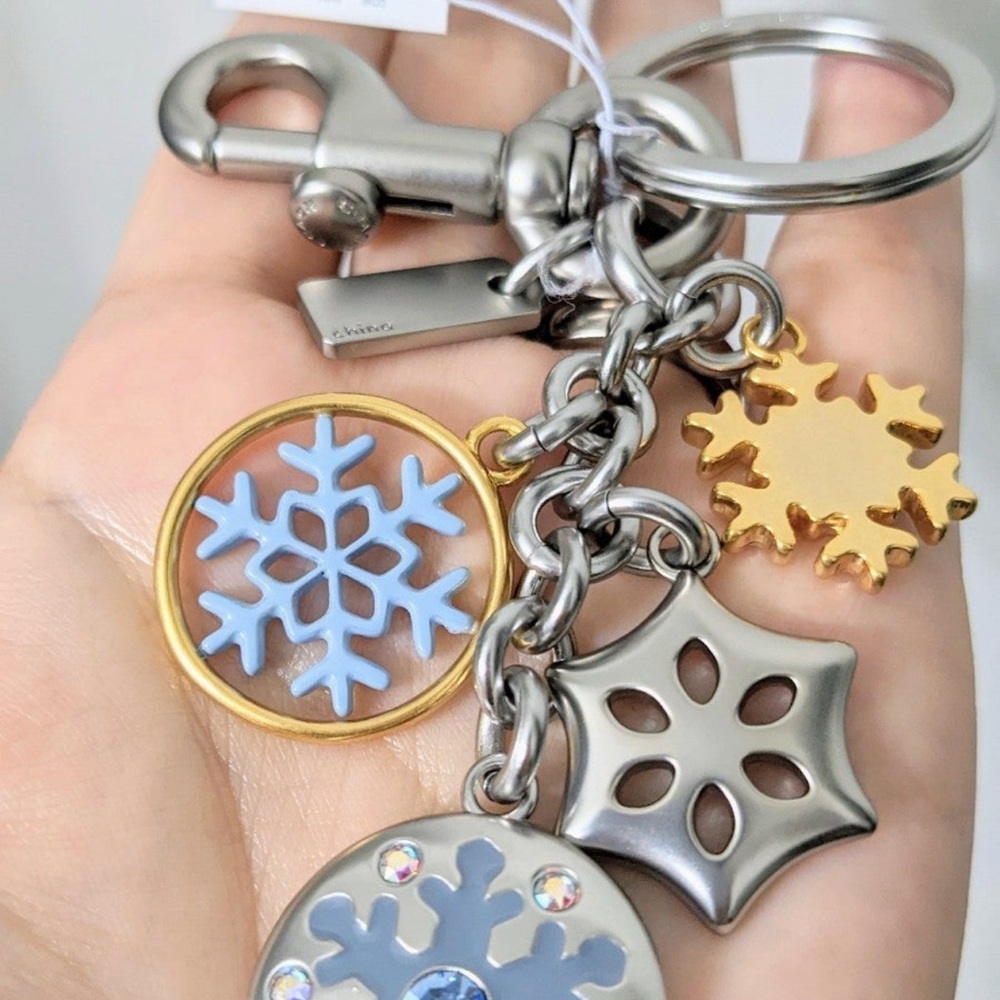 NWT Coach Snowflake Bag charm - Keychain - Picture 2 of 4